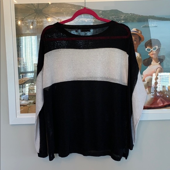 💕HP💕525 America black and white Striped sweater - Picture 3 of 14